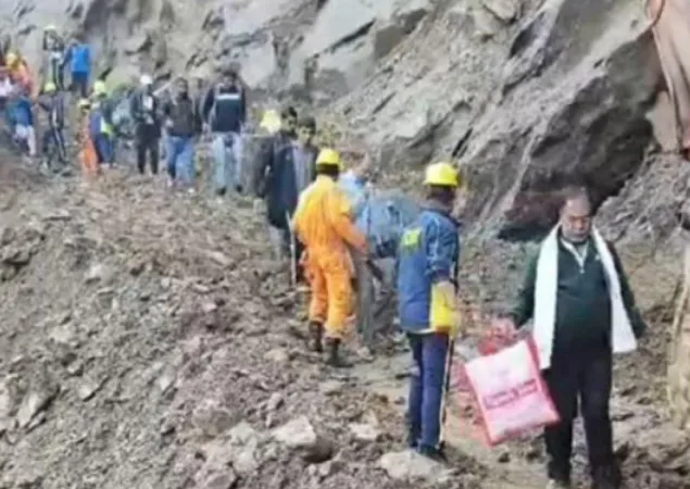 ઉત્તરાખંડમાં બદ્રીનાથ હાઇવે ભૂસ્ખલન અવરોધ બાદ રાહદારીઓ માટે ફરીથી ખુલ્લો