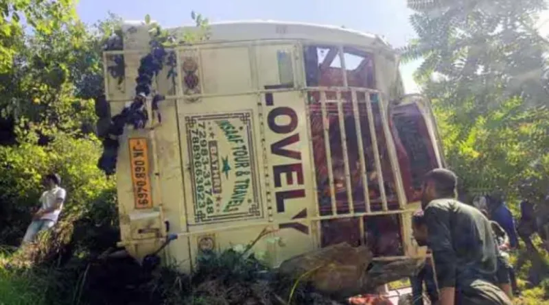 Jammu  Kashmir : ડોડામાં બસ ખાડીમાં ખાબકી, બેનાં મોત અને ચાર ઘાયલ