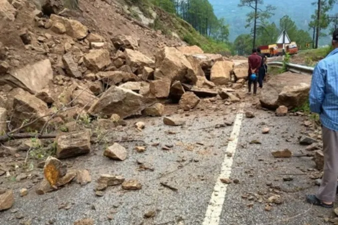 ઉત્તરાખંડમાં ભૂસ્ખલન કાટમાળથી ટનકપુર-ચંપાવત રાષ્ટ્રીય ધોરીમાર્ગ બંધ