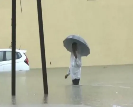 ભારે વરસાદને કારણે ગુજરાતના પોરબંદર, જૂનાગઢ અને દેવભૂમિ દ્વારકામાં પાણી ભરાયા