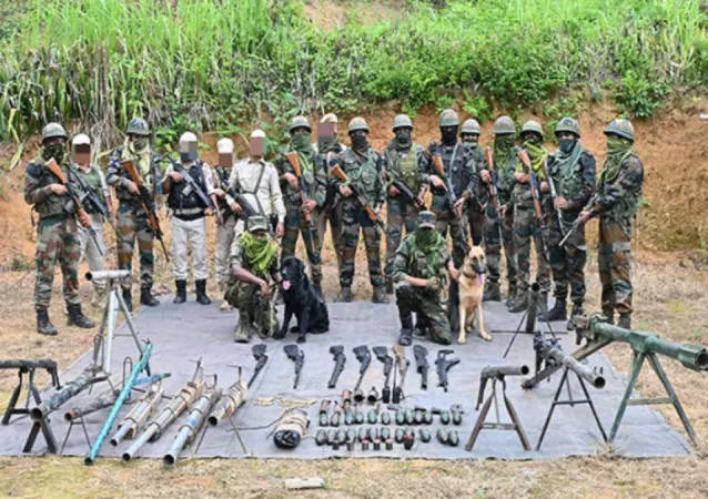 મણિપુર: આર્મી અને પોલીસ દ્વારા સંયુક્ત ઓપરેશનમાં વિશાળ શસ્ત્રોનો જથ્થો મળી આવ્યો