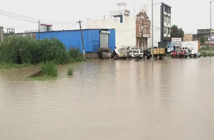 સતત વરસાદથી રાજસ્થાનના દૌસામાં પાણી ભરાયા, ખેડૂતોને રાહત