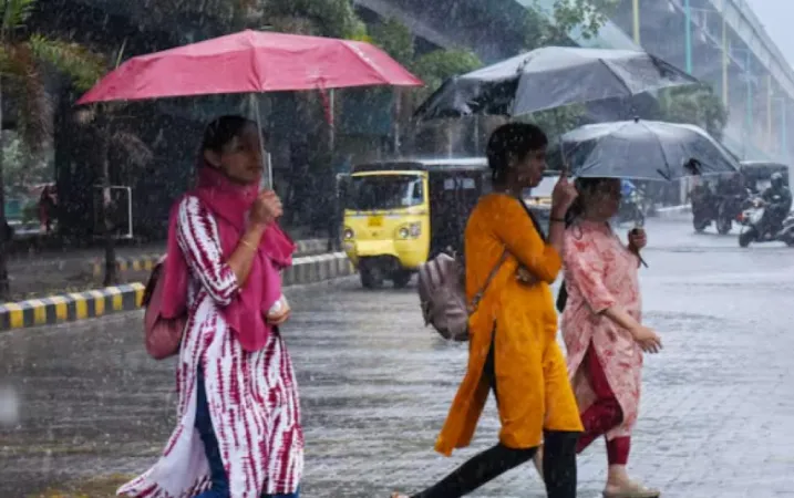 દિલ્હી ભારે વરસાદથી જાગ્યું, IMDએ આગામી બે કલાક સુધી વધુ વરસાદની આગાહી કરી