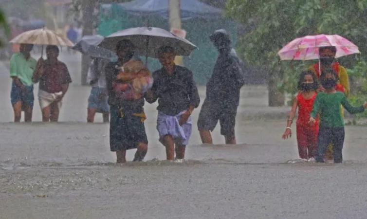 Gujarat Floods: રાજ્યભરમાં ભારે વરસાદ અને પૂર, રેડ એલર્ટ જારી