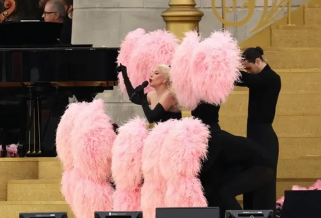 લેડી ગાગા 2024 પેરિસ ઓલિમ્પિકના ઉદઘાટન સમારોહમાં ચમકી