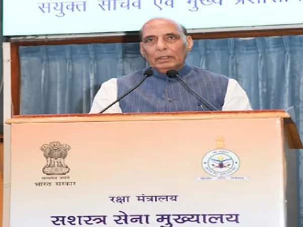  રાજનાથ સિંહે AFHQ કર્મચારીઓને કાર્યક્ષમ  વધારવા વિનંતી કરી