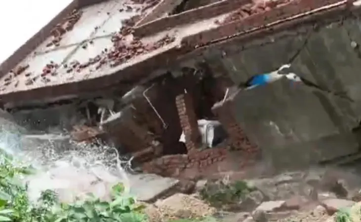 રાજસ્થાન:  પાલીમાં  ભારે વરસાદને કારણે નિર્માણાધીન મકાન ધરાશાયી થયું 