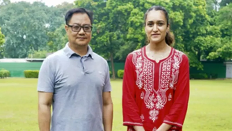 કેન્દ્રીય મંત્રી કિરેન રિજિજુ ટેબલ ટેનિસ સ્ટાર મનિકા બત્રાને મળ્યા