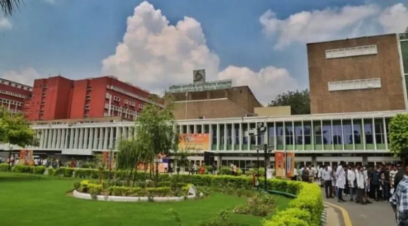 AIIMS દિલ્હીએ ડૉક્ટરની હત્યાના વિરોધ વચ્ચે રેસિડેન્ટ ડૉક્ટરોને કામ ફરી શરૂ કરવા હાકલ કરી