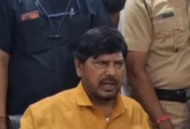 રામદાસ અઠાવલેએ બદલાપુરના આરોપીઓને ફાંસીની સજાની માંગ કરી