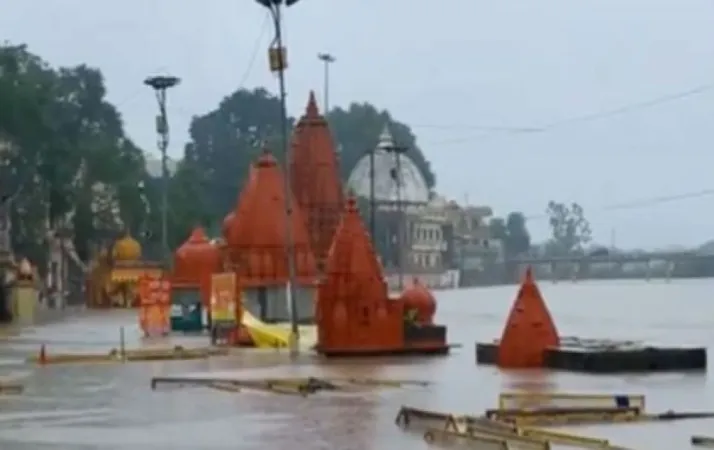 Madhya Pradesh : ઉજ્જૈનમાં શિપ્રા નદીમાં પાણીના સ્તરમાં વધારો થતાં મંદિરો જળમગ્ન