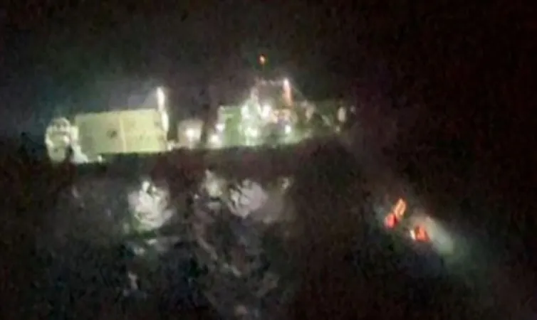 ભારતીય કોસ્ટ ગાર્ડના સાહસિક રાત્રિ બચાવે 11 જીવ બચાવ્યા