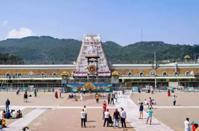 વિશ્વના સૌથી ધનાઢ્ય મંદિર તરીકે પ્રસિદ્ધ  તિરુપતિ મંદિર, પ્રસાદમાં ભેળસેળના આરોપોને કારણે ચર્ચામાં