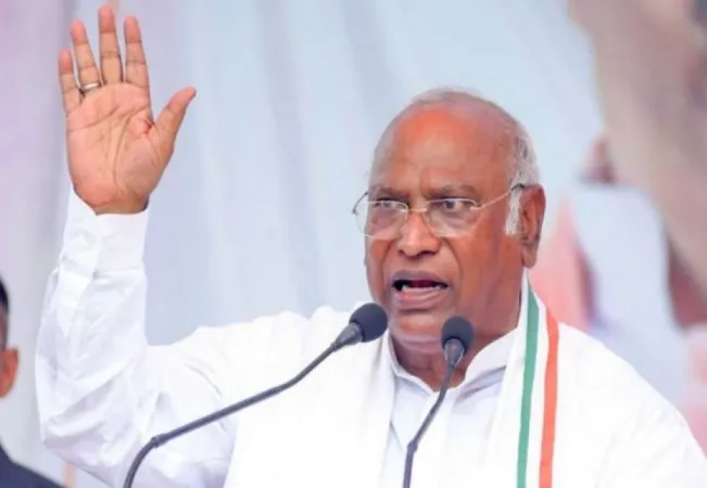 કોંગ્રેસના નેતાઓએ જમ્મુ અને કાશ્મીરની ચૂંટણીઓની પ્રગતિ સાથે પરિવર્તન માટે મતદારોને વિનંતી કરી