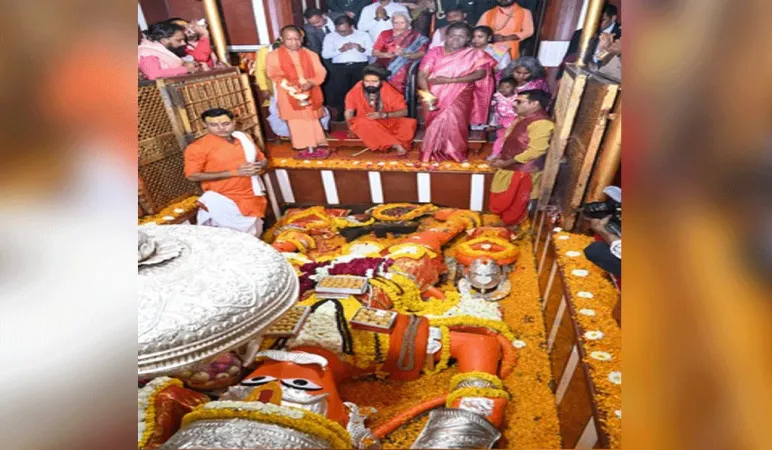 રાષ્ટ્રપતિએ બડે હનુમાનના દરબારમાં માથું નમાવ્યું, અક્ષયવટ અને સરસ્વતી કૂપના દર્શન કર્યા