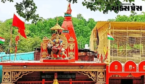 માતાના આ ચમત્કારિક મંદિરમાં 100 વર્ષથી સતત પ્રજ્વલિત છે શાશ્વત જ્યોત