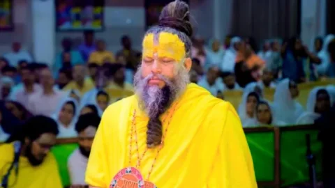 સંત પ્રેમાનંદ મહારાજને જાનથી મારવાની ધમકી: સતનાના યુવકની વાયરલ પોસ્ટથી વિવાદ