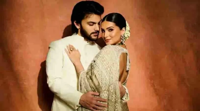 તારા સુતારિયા-વીર પહારિયા: ગણેશ ચતુર્થી પોસ્ટથી પોતાનું રિલેશનશિપ ઓફિશિયલ કર્યું?