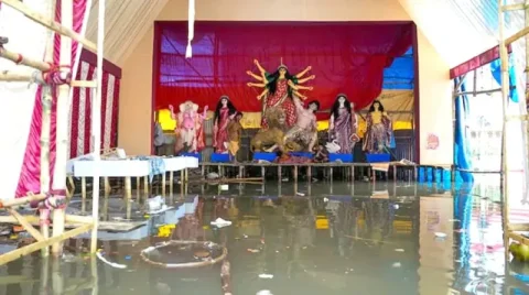 કોલકાતા પૂર 2025: 10 મૃત્યુઓ પછી ભાજપ-તૃણમૂલ વચ્ચે સોશિયલ મીડિયા યુદ્ધ