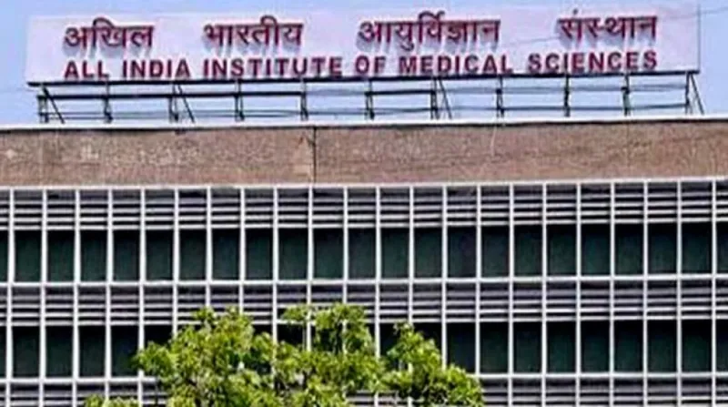 એઇમ્સ દિલ્હીમાં રોબોટિક સર્જરી: કેન્સરની સારવાર માટે 'દા વિન્સી' સિસ્ટમનો ઉપયોગ શરૂ