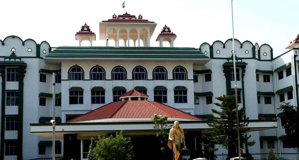 મદુરાઈ કોર્ટે દાઢી રાખવા બદલ મુસ્લિમ પોલીસ અધિકારીની સજાને રદ કરી 