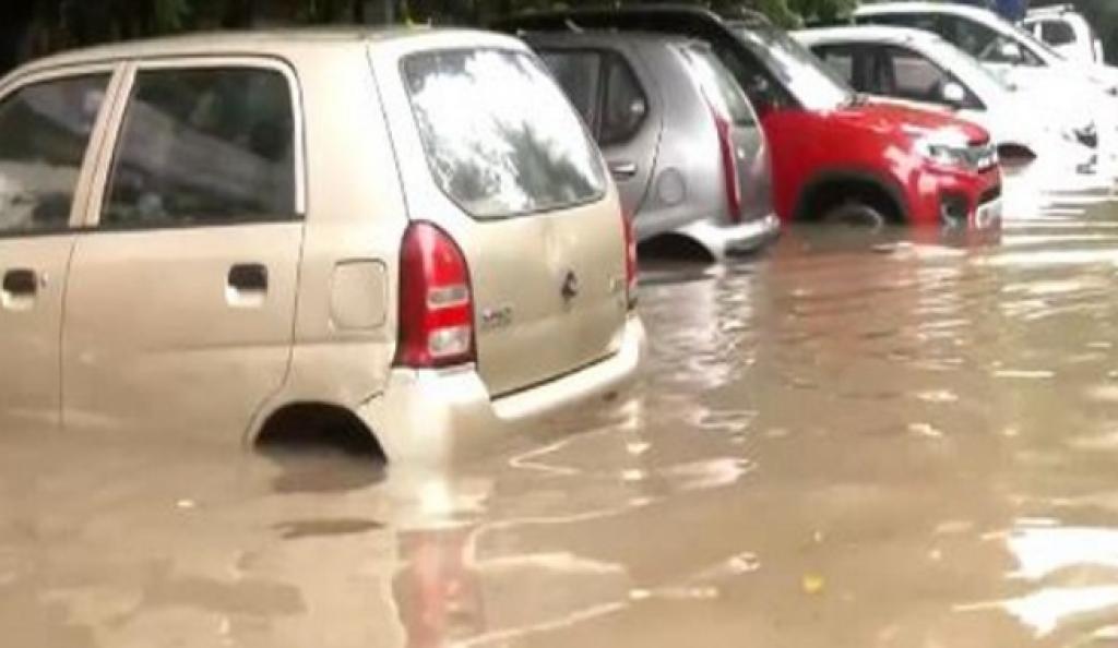 IMDએ મુંબઈમાં ભારે વરસાદ માટે યલો એલર્ટ જારી કર્યું