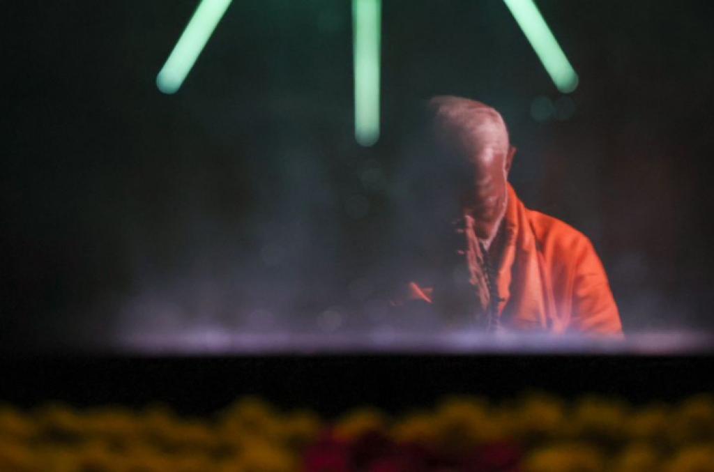 PM મોદીએ આધ્યાત્મિક તીર્થયાત્રાની શરૂઆત કરી