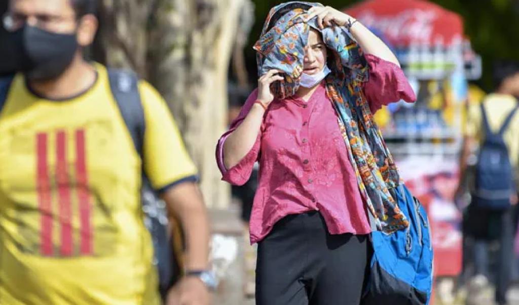 ઓરેન્જ એલર્ટ: વધતા તાપમાન માટે ગુજરાતમાં  ઓરેન્જ એલર્ટ જારી કરવામાં આવ્યું, ગરમી સામે સાવચેતી રાખવા વિનંતી 