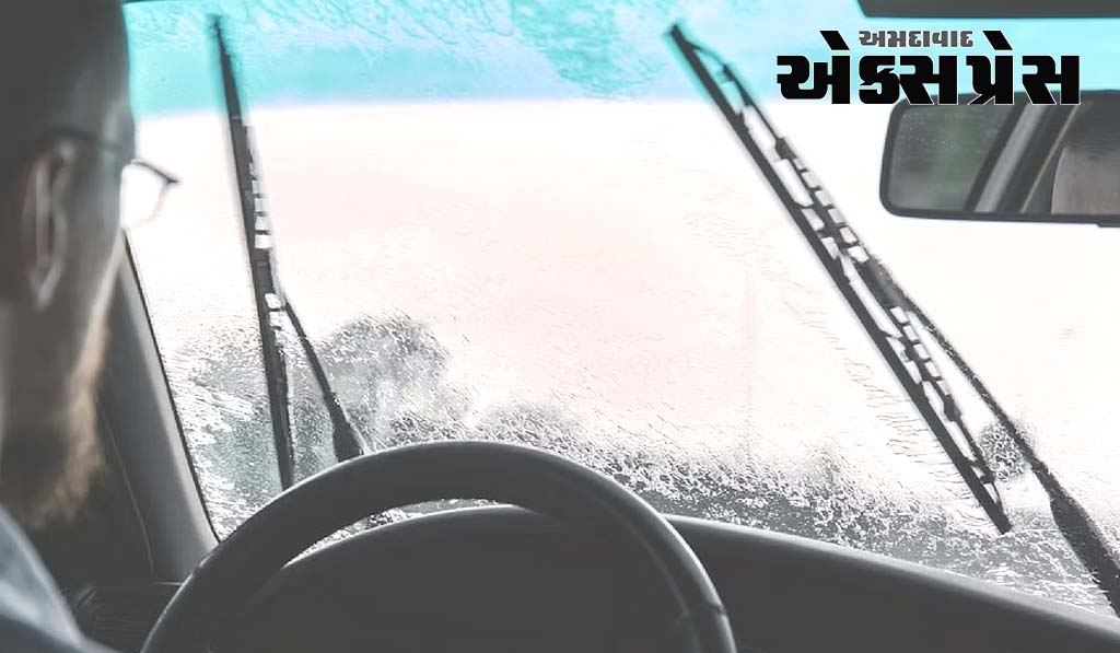 ચોમાસામાં કાર ચલાવવા માટે કાચા બટાકાની ટ્રીક! અરીસાને રેઈન પ્રૂફ બનાવશે, જીવ બચાવશે