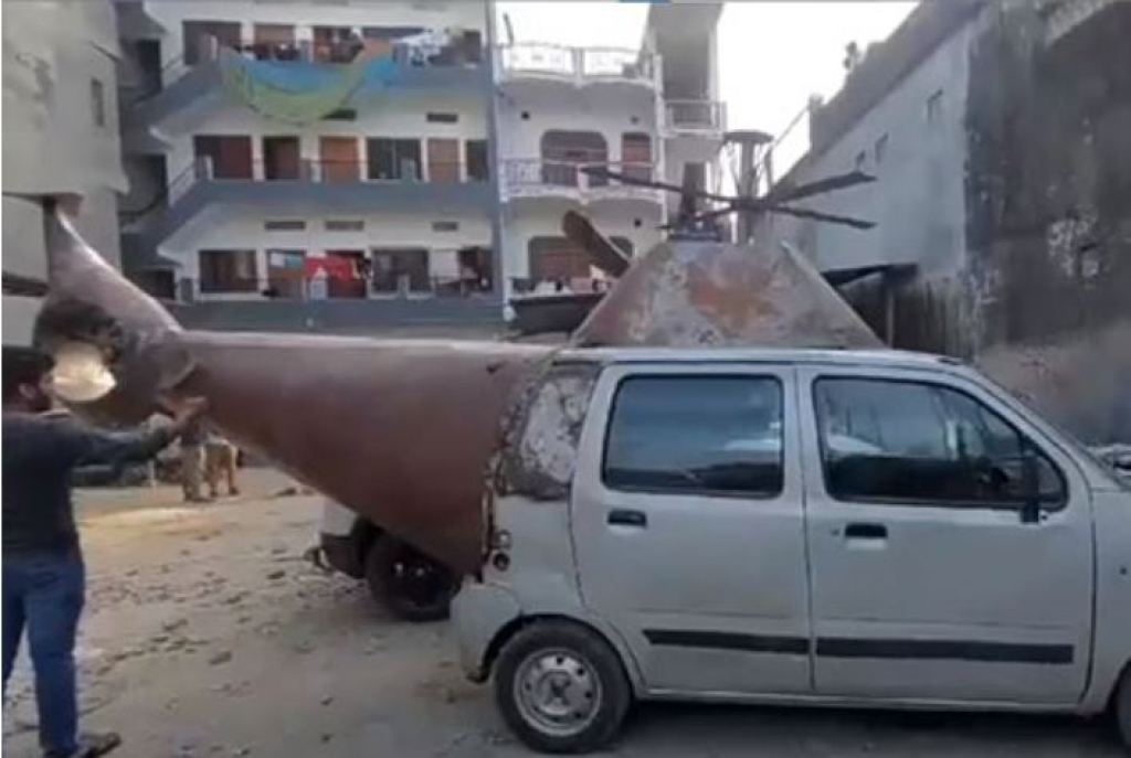 UP મેનની મોડિફાઇડ 'ચોપર' કાર પોલીસે કરી  જપ્ત 