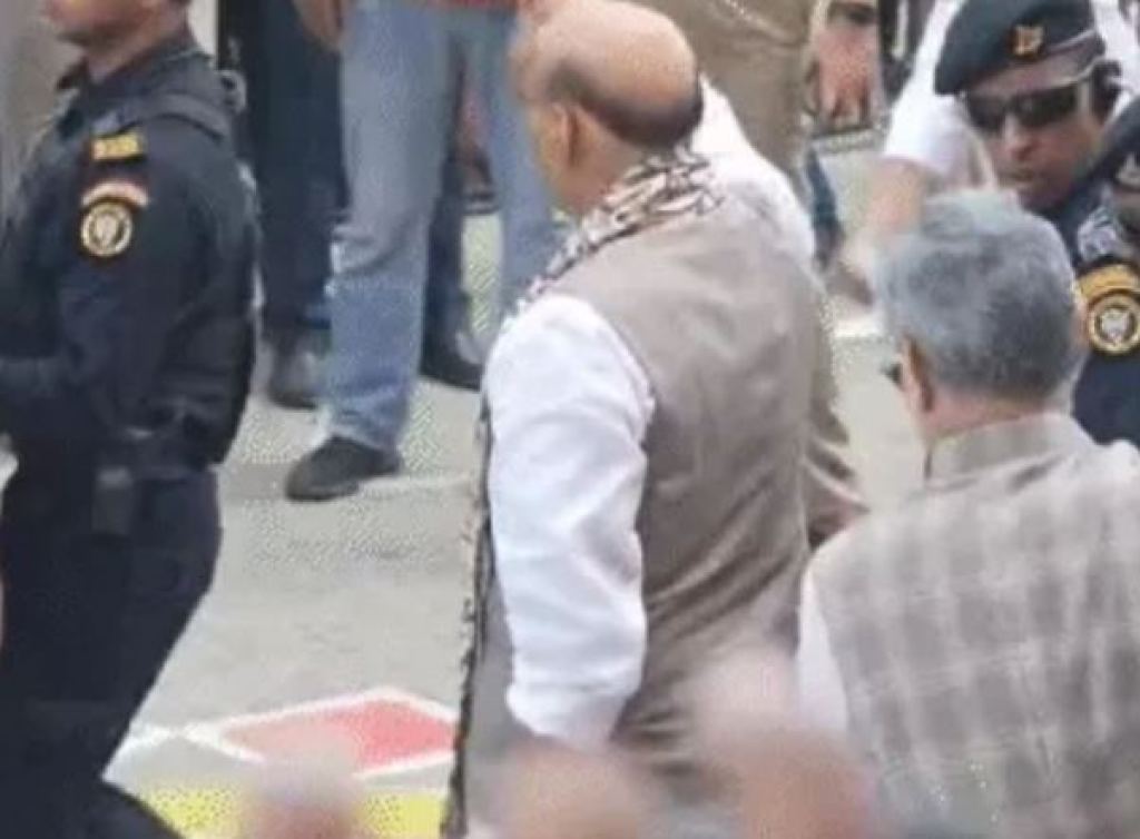 કેન્દ્રીય રક્ષા મંત્રી રાજનાથ સિંહની સુરક્ષામાં મોટી ચૂક