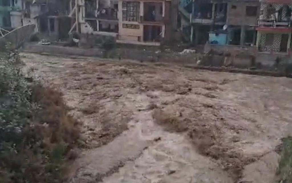 ઉત્તરાખંડમાં ધોધમાર વરસાદથી તબાહી: હાઈવે બંધ