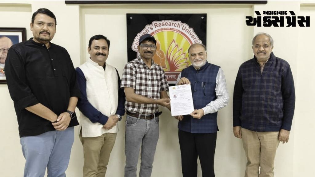 બગસરાના કવિ સ્નેહી પરમાર બન્યા 'ડોક્ટર': ગુજરાતી બાળ સાહિત્યમાં મેળવી PHDની પદવી