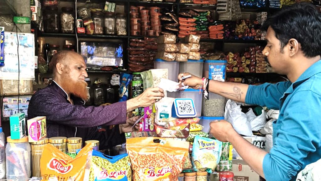 સાવધાન: બાલાસિનોરમાં ગંદકી કરનારાઓની હવે ખેર નથી! ચીફ ઓફિસરની લાલ આંખ, જાહેરમાં કચરો નાખતા આસામીઓને ફટકાર્યો દંડ