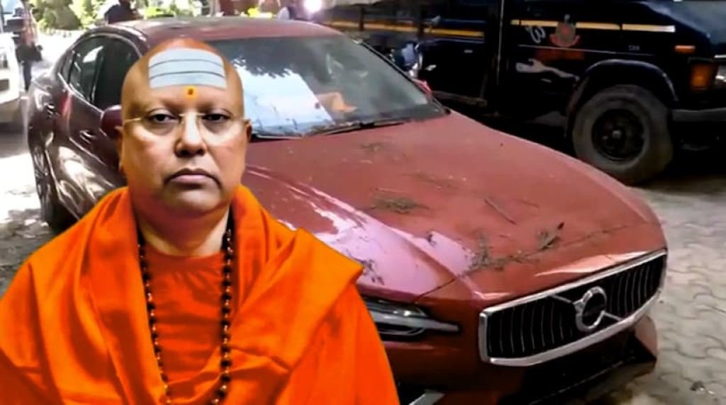 દિલ્હીના સ્વામી પર યૌન શોષણનો આરોપ, અનેક વિદ્યાર્થીનીઓ સાથે અશ્લીલ ચેટીંગ