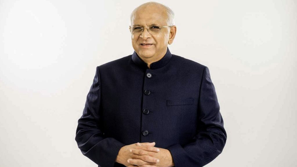 આત્મનિર્ભર ગુજરાત: કારીગરો માટે 'સ્વદેશી મોલ' અને ડિજિટલ સહાયની જાહેરાત - Ahmedabad Express