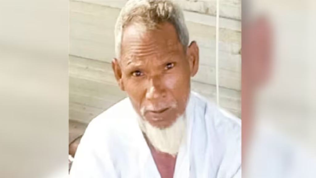 પરિવારની સામે પુત્રએ પિતાના ગળામાં છરી ઘોંપી, તડપીને મૃત્યુ પામે ત્યાં સુધી કોઈને મદદ ન કરવા દીધી