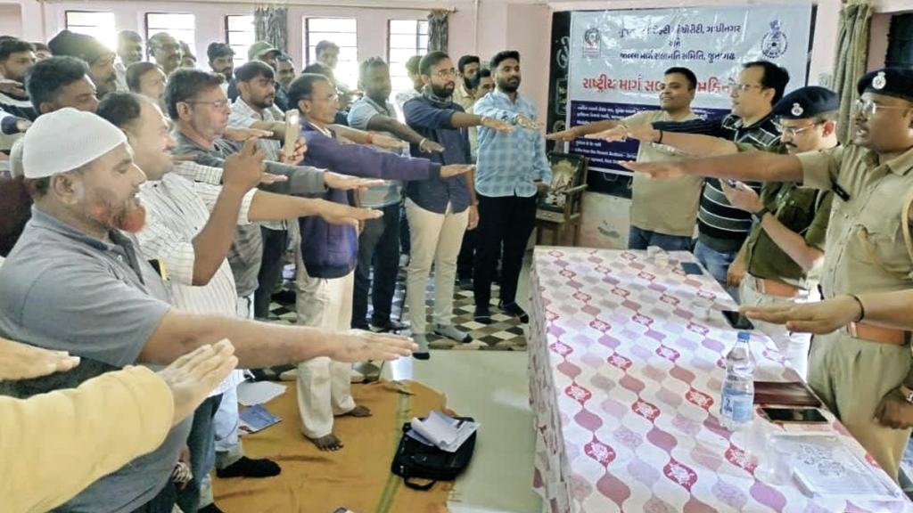 સાવધાન: જૂનાગઢમાં શાળાના બાળકોની સુરક્ષા માટે RTO મેદાનમાં, 100 થી વધુ વાહનચાલકોને અપાઈ ખાસ રોડ સેફ્ટી ટ્રેનિંગ!