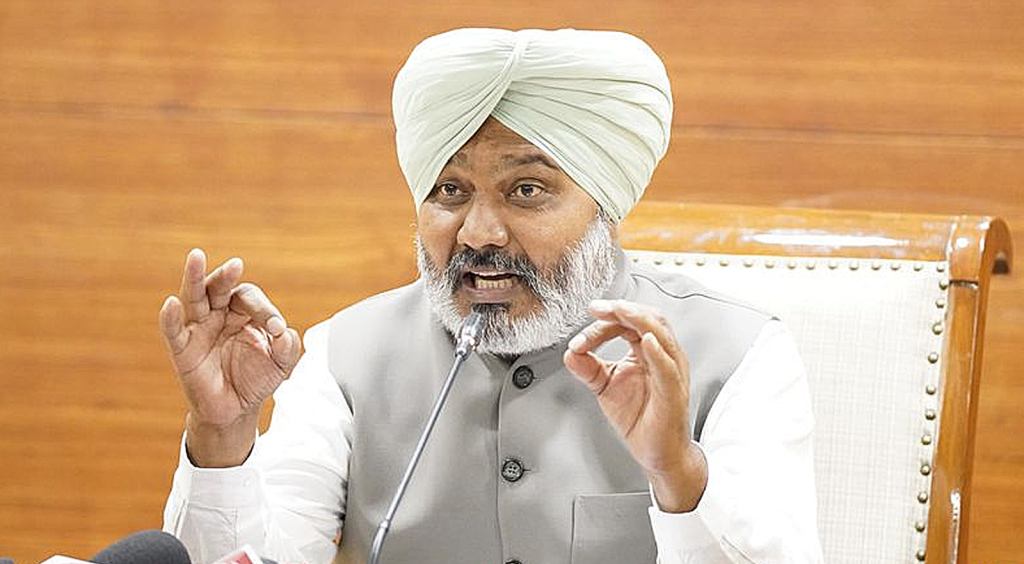 પંજાબ હોસ્પિટાલિટી સેક્ટરમાં ૨૦૦ કરોડનું ટેક્સ ચોરી કૌભાંડ ઝડપાયું; ૮૮૨ રેસ્ટોરન્ટ અને ઢાબા રડાર પર  - Ahmedabad Express