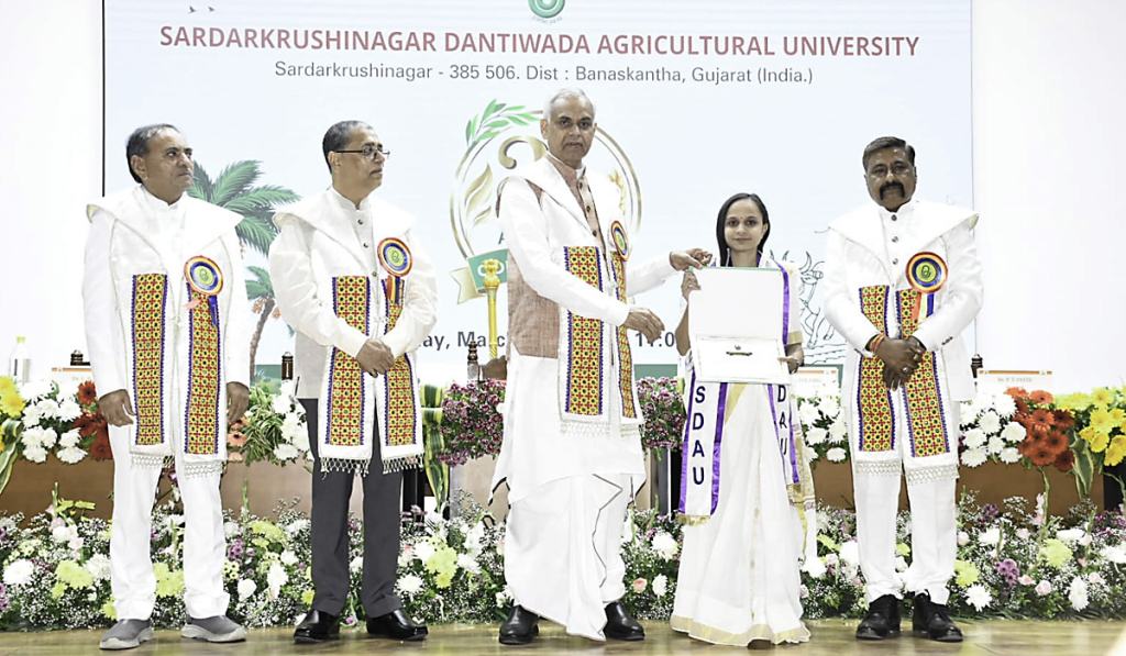 SDAU 21મો પદવીદાન સમારોહ: 36 તેજસ્વીઓને 39 ગોલ્ડ મેડલ એનાયત