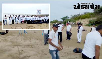 આંતરરાષ્ટ્રીય કોસ્ટલ ક્લીન દિવસની ઉજવણી જાફરાબાદના સરકેશ્વર બીચ સમુદ્ર તટની સફાઈ કોસ્ટગાર્ડ મરીન પોલીસ અને તંત્ર જોડાયું