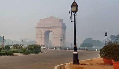 દિલ્હીમાં લઘુત્તમ તાપમાન 23.9 ડિગ્રી, હવાની ગુણવત્તા મધ્યમ નોંધાઈ છે
