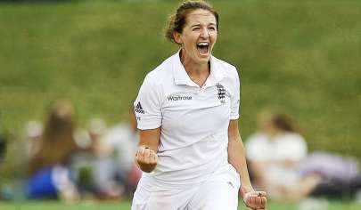 ઇંગ્લેન્ડની ક્રિકેટર કેટ ક્રોસે મહિલા એશિઝ સ્કોરિંગમાં આકર્ષક ફેરફારોનો પ્રસ્તાવ મૂક્યો 
