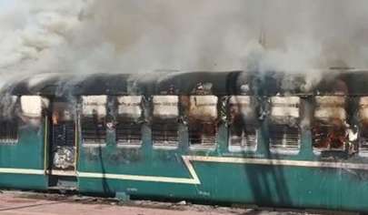 ગુજરાતના બોટાદ રેલવે સ્ટેશન પર લોકલ ટ્રેનમાં આગ ફાટી નીકળી