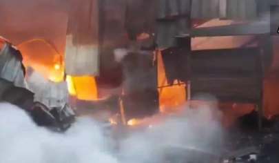 ગુજરાતઃ વલસાડમાં ભંગારના 10 ગોડાઉનમાં આગ લાગી