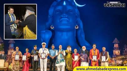 આદિયોગી પર મહાશિવરાત્રિનો ભવ્ય મહોત્સવ: રક્ષા મંત્રી રાજનાથ સિંહ, દેવેન્દ્ર ફડણવીસ સહિત મહાનુભાવો હાજર