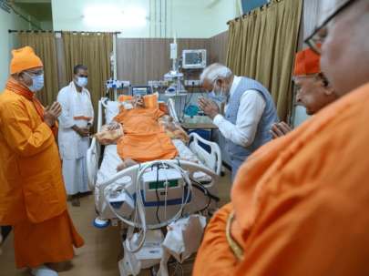પીએમ મોદીએ શ્રીમત સ્વામી સ્મરણાનંદ મહારાજની હોસ્પિટલમાં મુલાકાત લીધી, ઝડપથી સ્વસ્થ થવાની પ્રાર્થના કરી