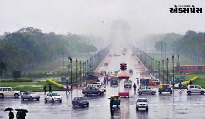 દિલ્હી-NCRમાં હવામાન બદલાયું, ભારે વરસાદને લીધે ઘણા વિસ્તારોમાં ટ્રાફિક જામ
