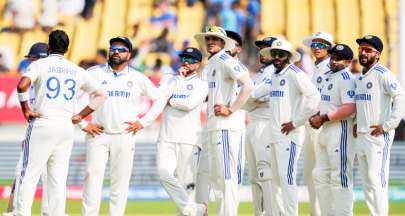 ટીમ ઈન્ડિયાના બોલરોના માર પર રોહિત શર્મા કેમ હસતા હતા? રાજકોટ ટેસ્ટમાં જોવા મળ્યું આશ્ચર્યજનક દ્રશ્ય