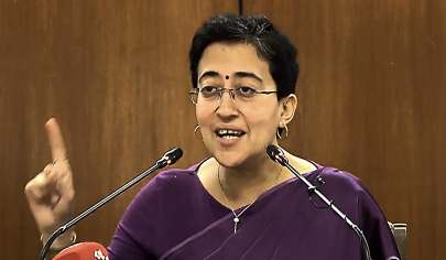 દિલ્હી વિધાનસભામાં હંગામો: આતિશીએ સ્પીકર વિજેન્દ્ર ગુપ્તાને AAP ધારાસભ્યોનું સસ્પેન્શન રદ કરવા કરી માંગ